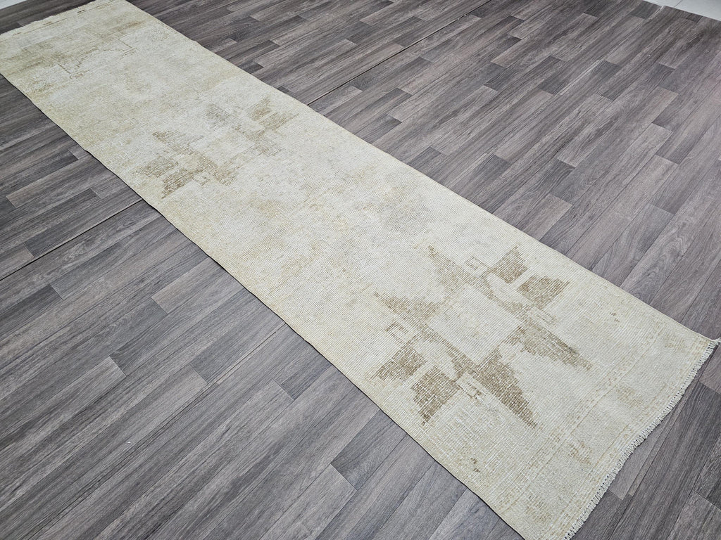 Neutral Vintage Wool Runner: Hand-Knotted Anatolian Oushak Rug (2.80x11.55 ft)