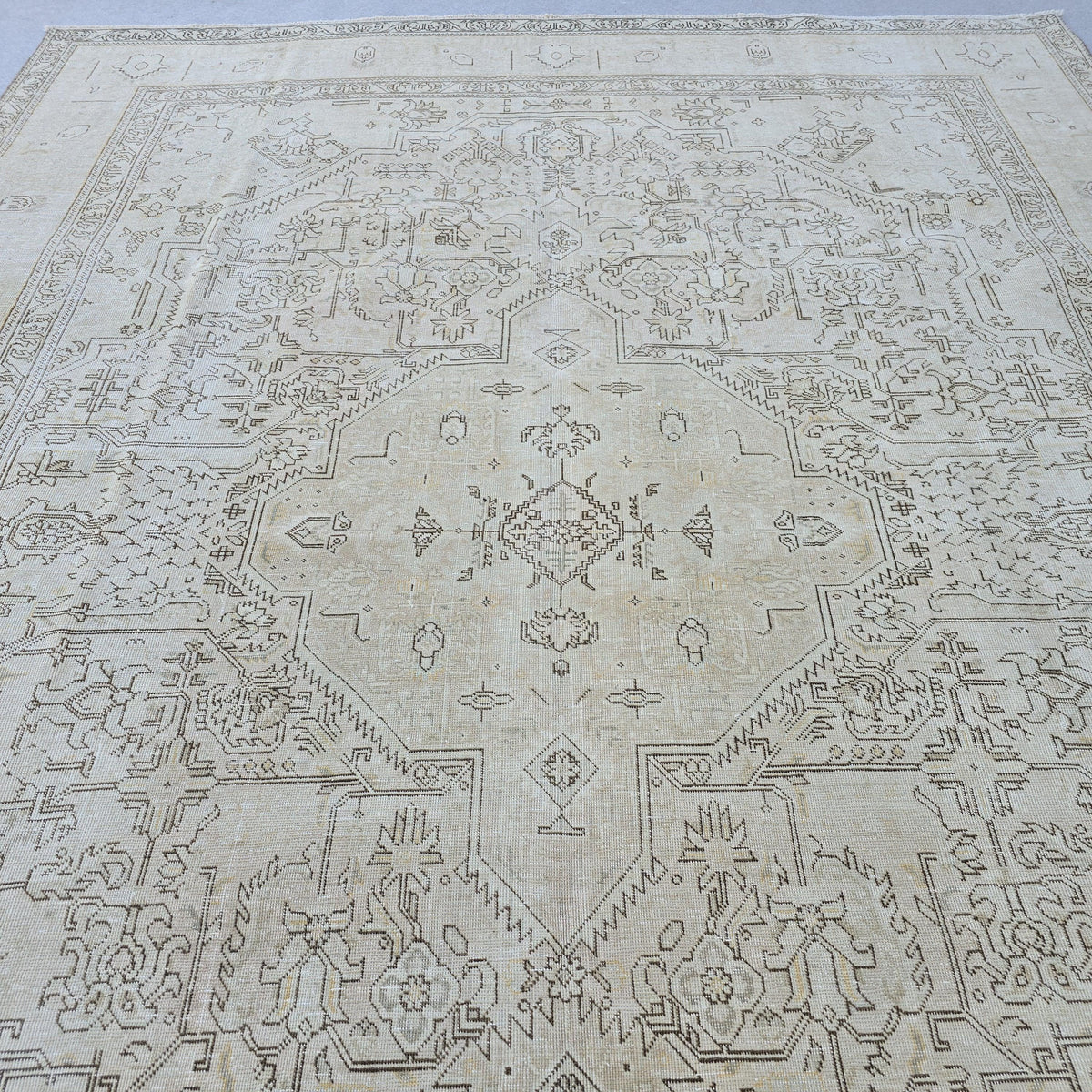 Turkish Rug 9x12: Handmade Wool Oushak Muted Anatolian Oriental Carpet Neutral beige