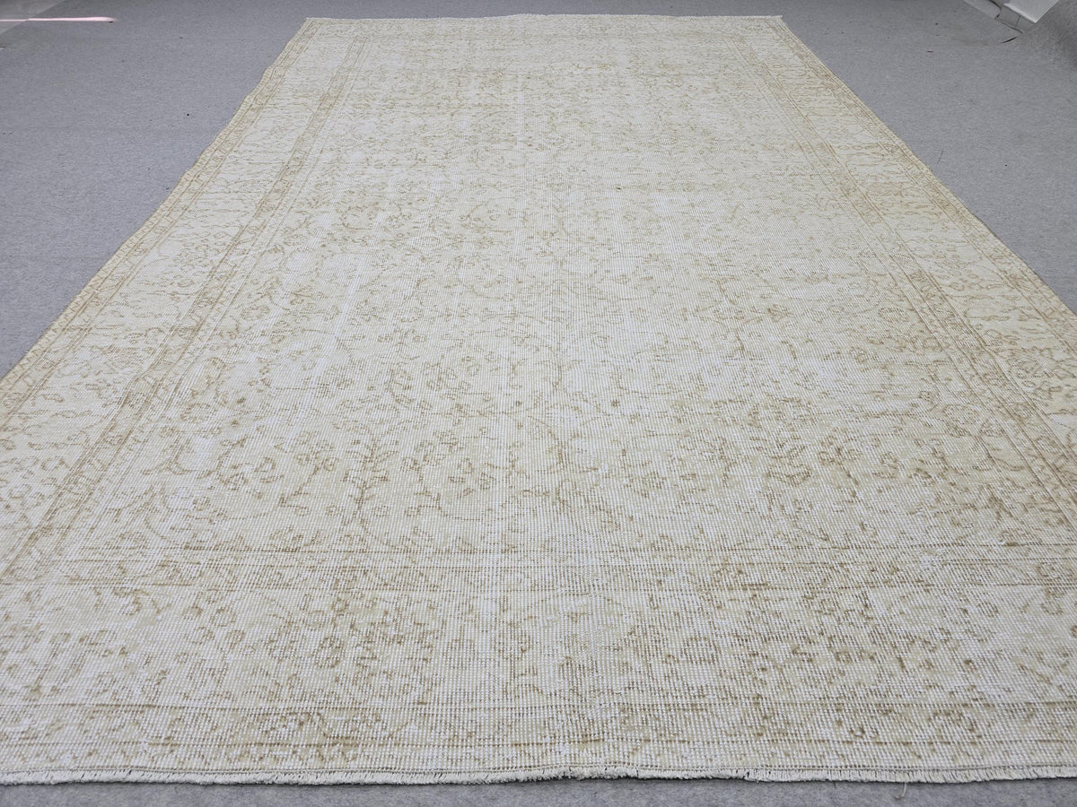 6x10 Vintage Turkish Oushak Rug: Hand-Knotted Wool, Neutral Beige