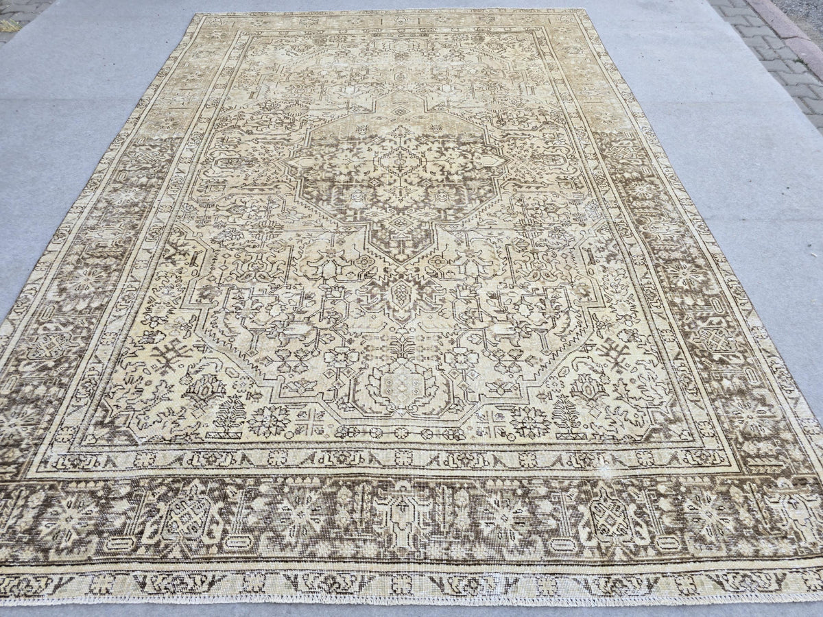Vintage Rug 8x11, Hand Knotted Wool Turkish Rug, Wheat Gold Brown Medallion Area Rug for Living Room, Neutral Oriental Carpet, Boho Decor