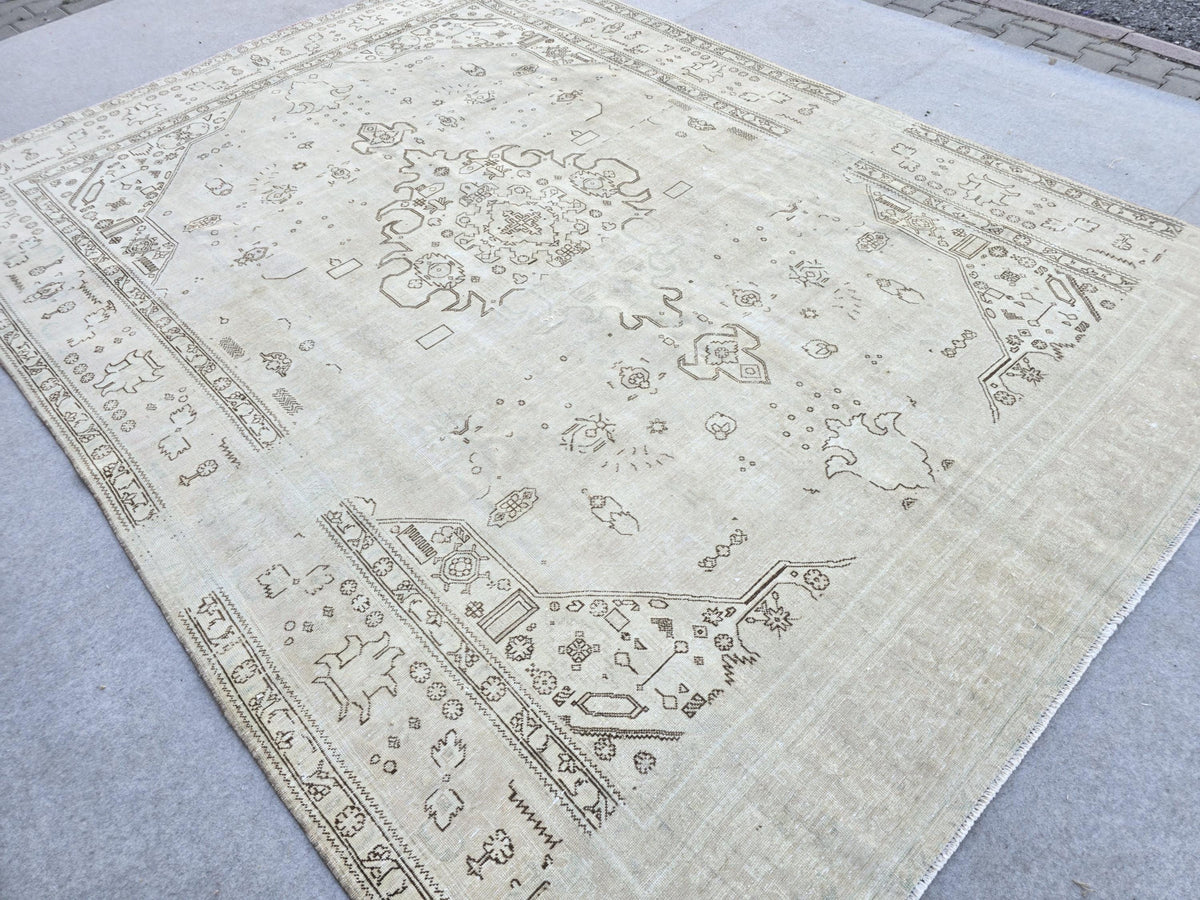 Vintage Rug 8x11, Neutral Ivory Turkish Area Rug, Hand Knotted Bone Beige Wool Carpet for Living Room, Dining Room, Boho Bedroom Decor