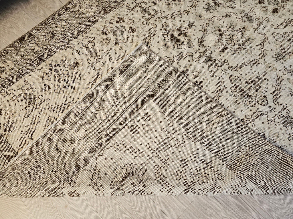 Neutral Floral Oushak Rug: 6x9 Vintage Hand-Knotted Wool Area Rug