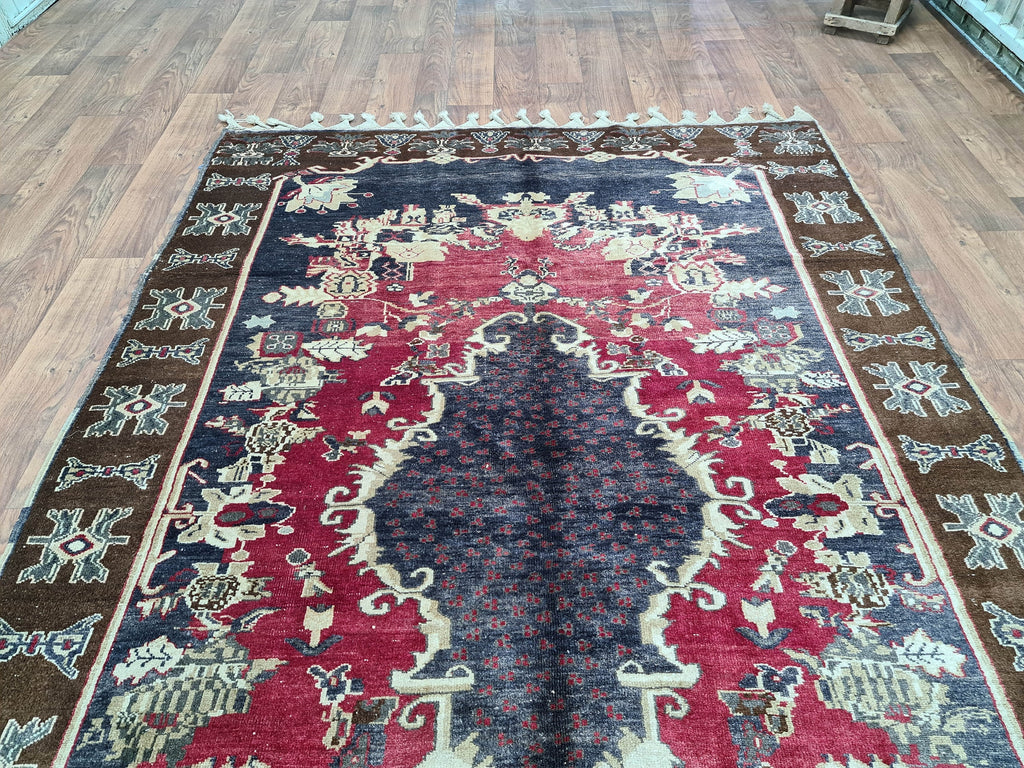 Authentic Vintage Turkish Rug / 6,6 x 10,75 feet