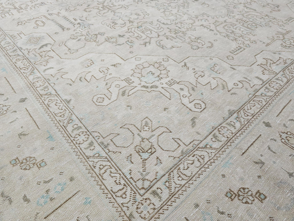 9x12 Antique Neutral Wool Rug