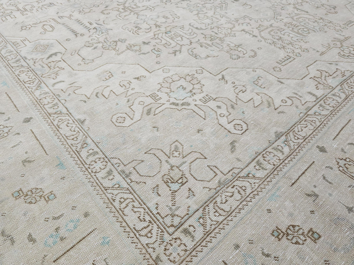 9x12 Antique Neutral Wool Rug