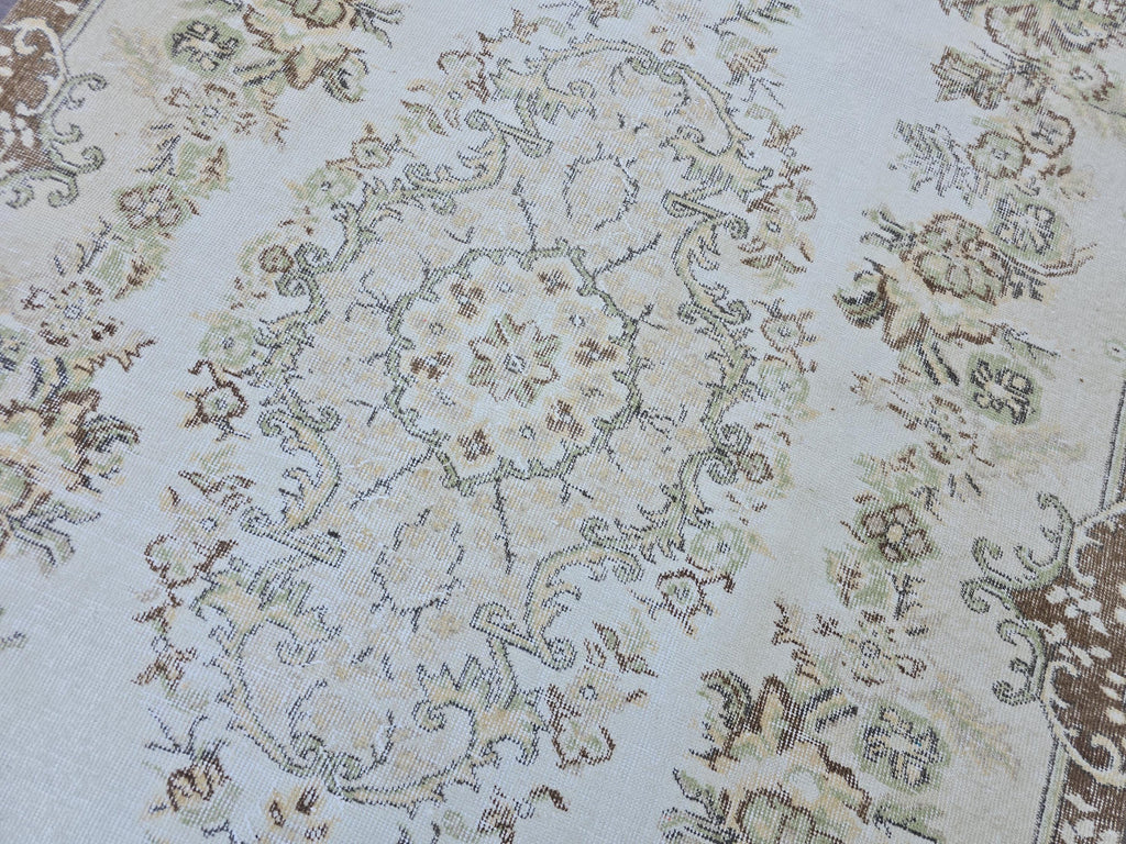 5x8 Hand Knotted Turkish Rug: Vintage Wool Floral Carpet