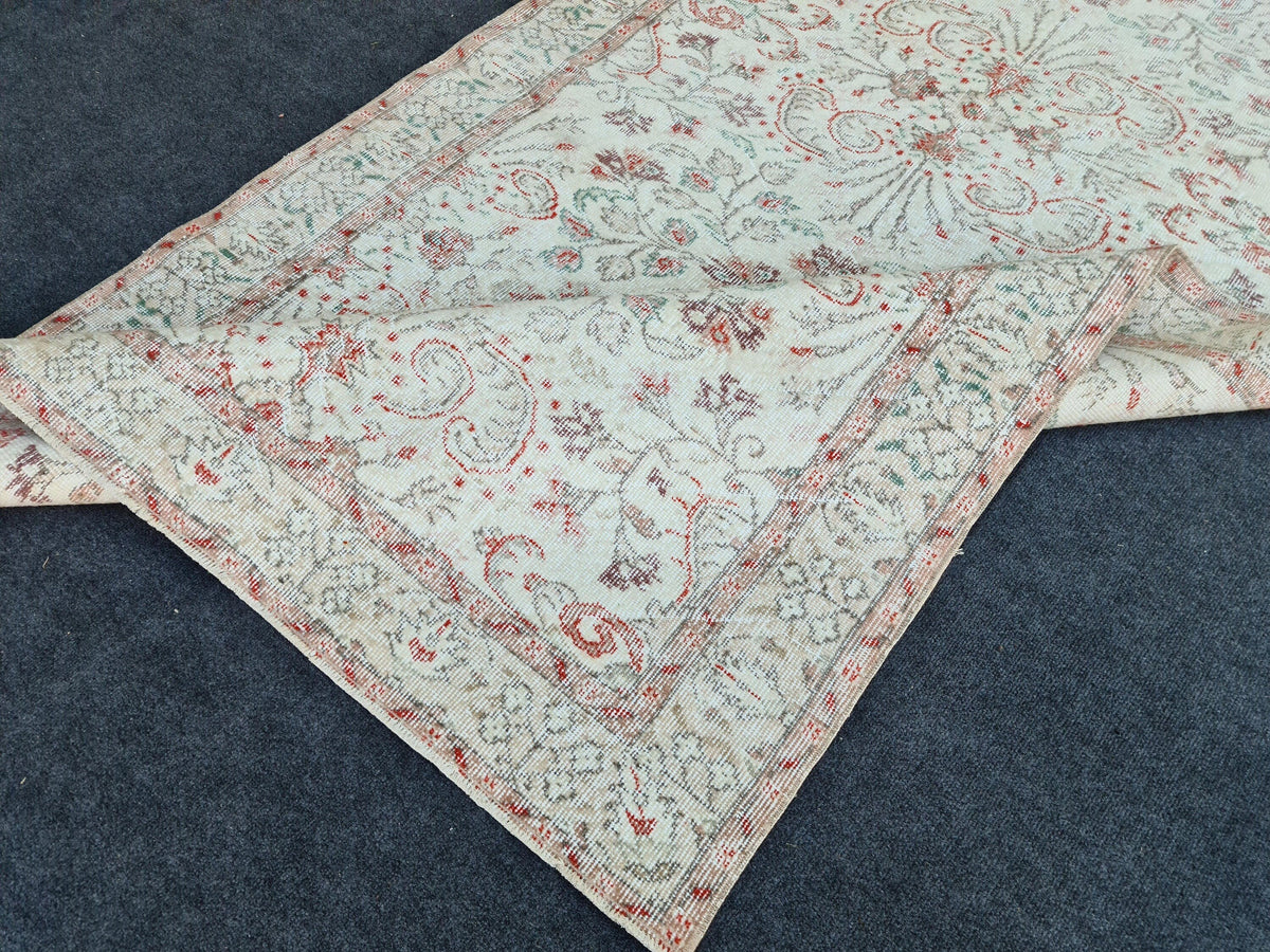 Hand Knotted Wool Turkish Rug: 5x9 Cream Floral Isparta Rug