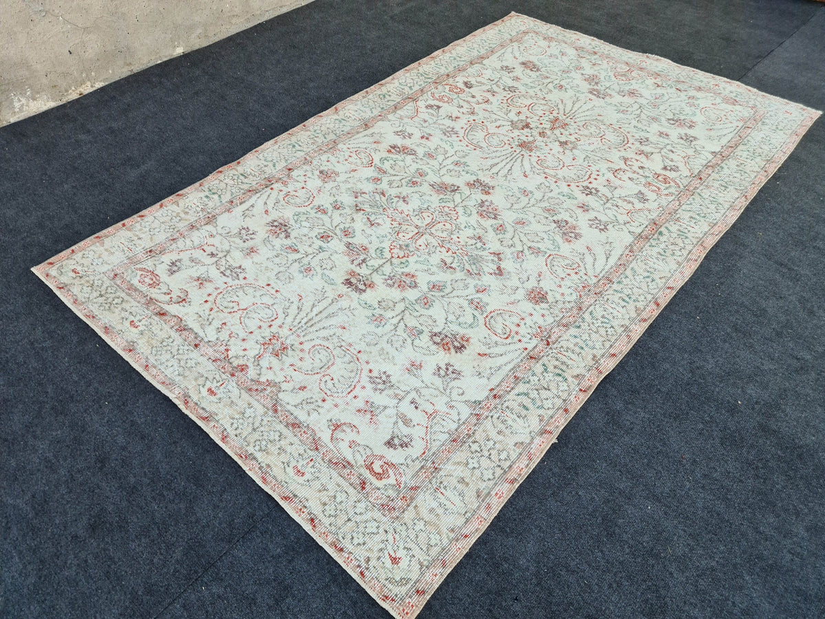 Hand Knotted Wool Turkish Rug: 5x9 Cream Floral Isparta Rug
