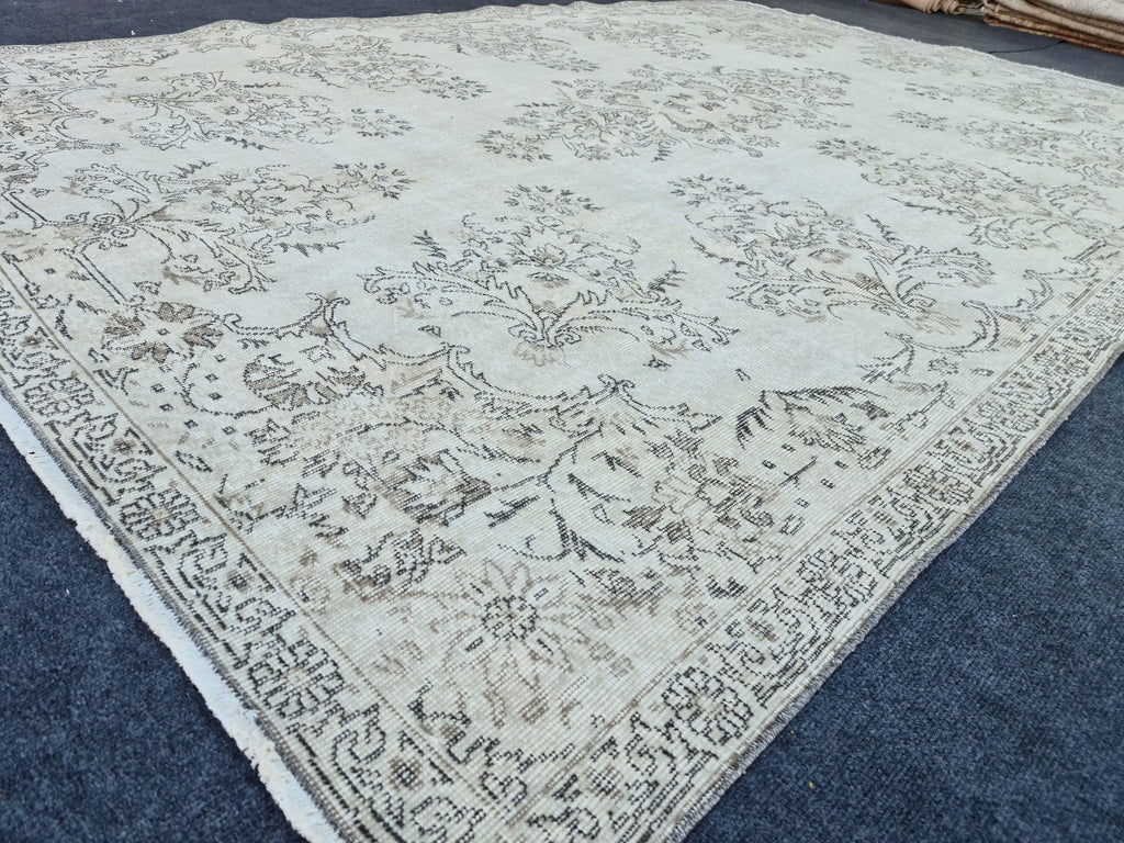 Cream Oushak Rug (7x10.55 ft): Vintage Turkish Wool Area Rug