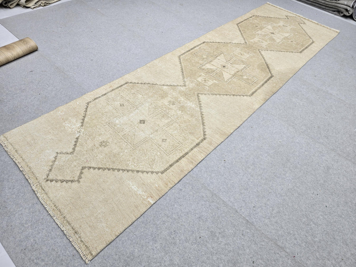 Vintage Rug 3.5x12 Runner, Turkish Wool Rug for Bedroom, Linen Beige Hexagon Medallion Carpet, Faded Runner Rug, Boho Decor