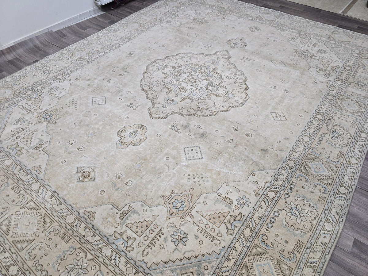 Vintage 9x12 Hand-Knotted Wool Rug: Distressed Neutral Turkish Oushak