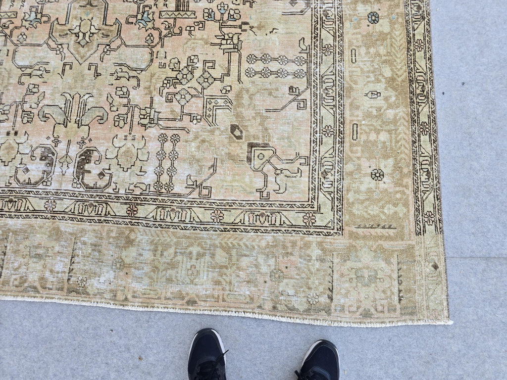 Vintage Rug 8x11, Distressed Hand Knotted Wool Turkish Rug, Faded Pink/Tan Beige Area Rug for Dining Room, Shabby Chic Antique Carpet