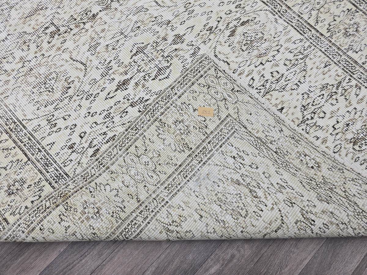 5x8 Vintage Handknotted Anatolian Rug: Cream Beige Wool Oriental Carpet