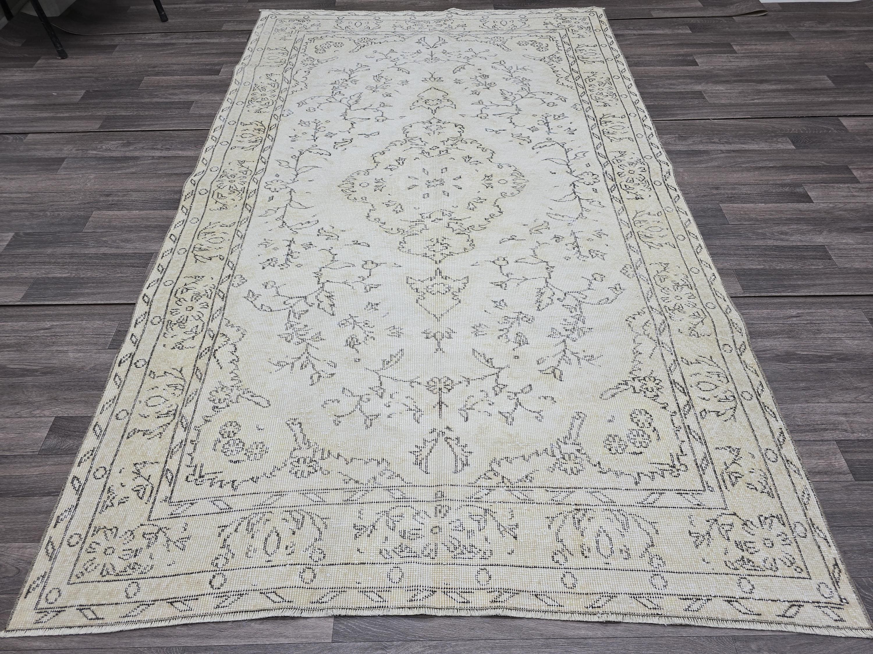 Vintage Turkish Oushak Rug: 5x9 Cream Floral Wool Carpet
