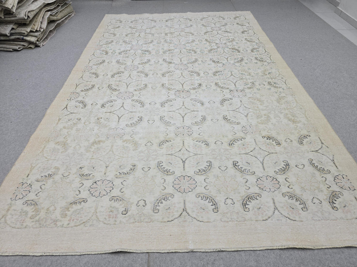 Wool Oushak Rug 6x10: Hand-Knotted  Cream Beige Vintage Turkish Rug