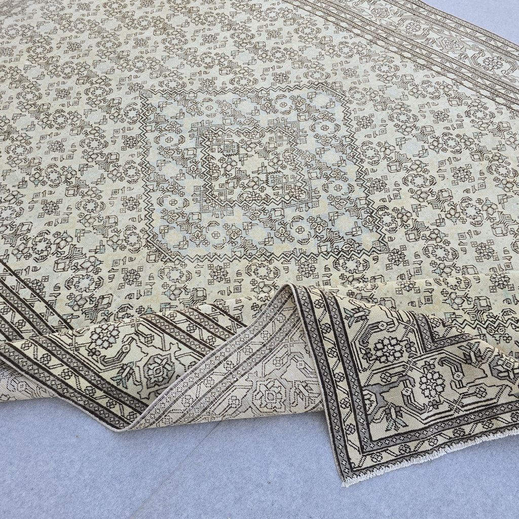 Oversized Antique Turkish Oushak Rug: Extra Large Wool Area Carpet (8.60x12.20 ft)