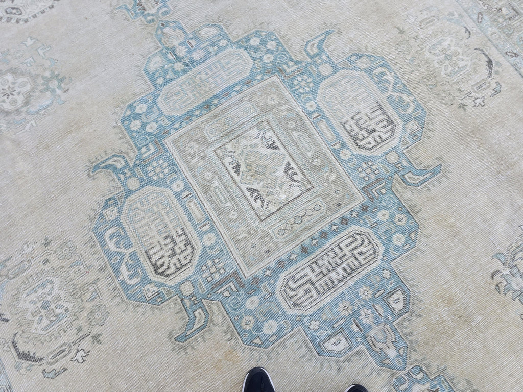 Neutral Oushak Rug: 9.65x12.45 ft Hand-Knotted Wool Turkish Rug