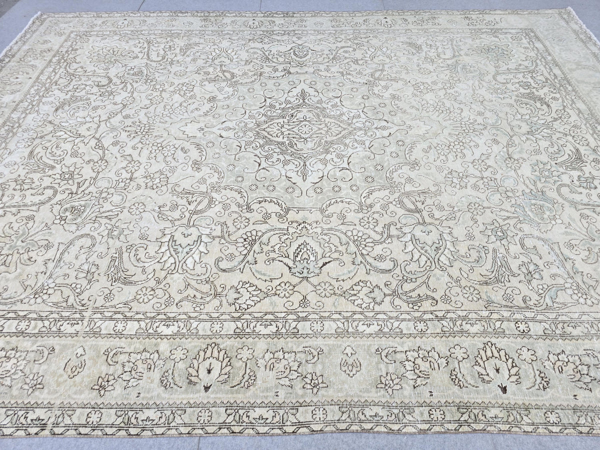 Oushak Rug 10x13, Faded Sage Green Floral Area Rug, Vintage Turkish Wool Carpet, Large Living Room Rug, Farmhouse Boho Decor