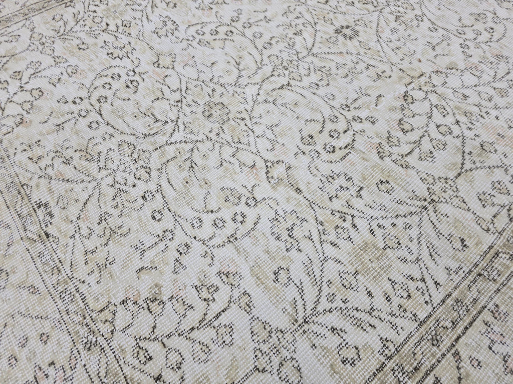 Vintage Turkish Oushak Rug 5x9: Handknotted Wool Floral Carpet
