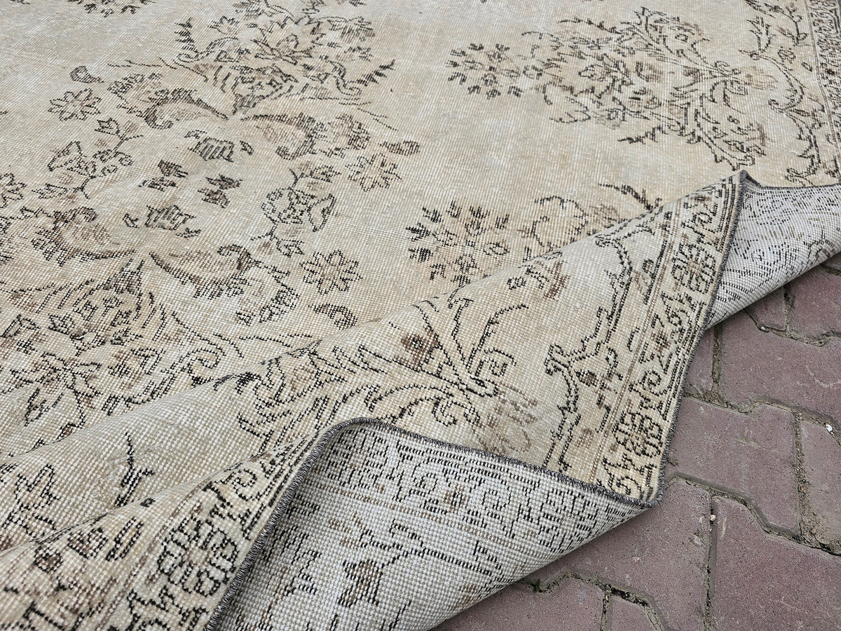 7x10 Vintage Floral Oushak Rug: Handwoven Turkish Wool Carpet (7.10x10.50 ft)
