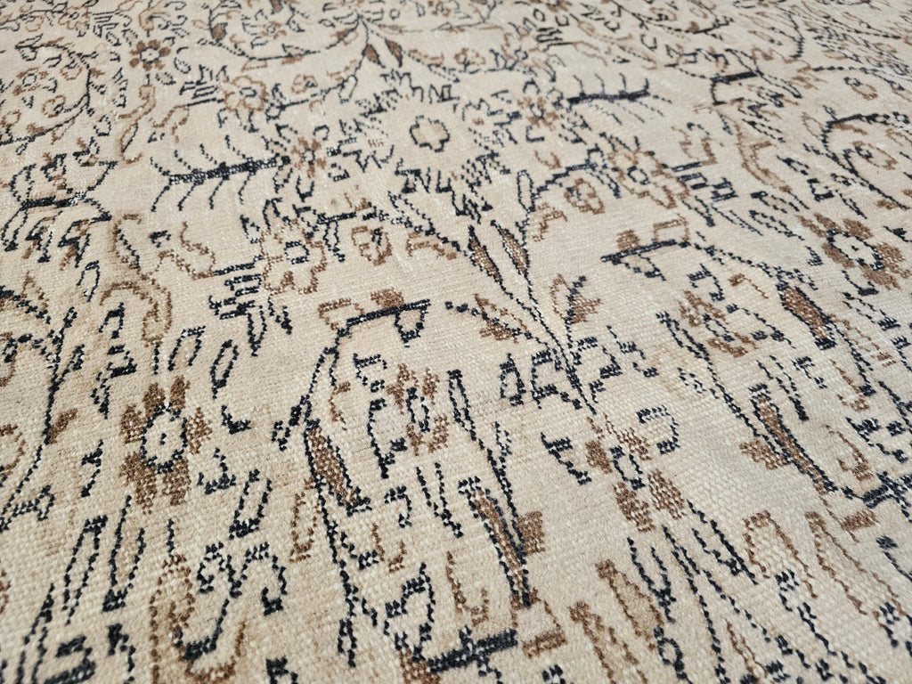 Cream Floral Oushak Rug: 5x9 Vintage Hand-Knotted Turkish Wool