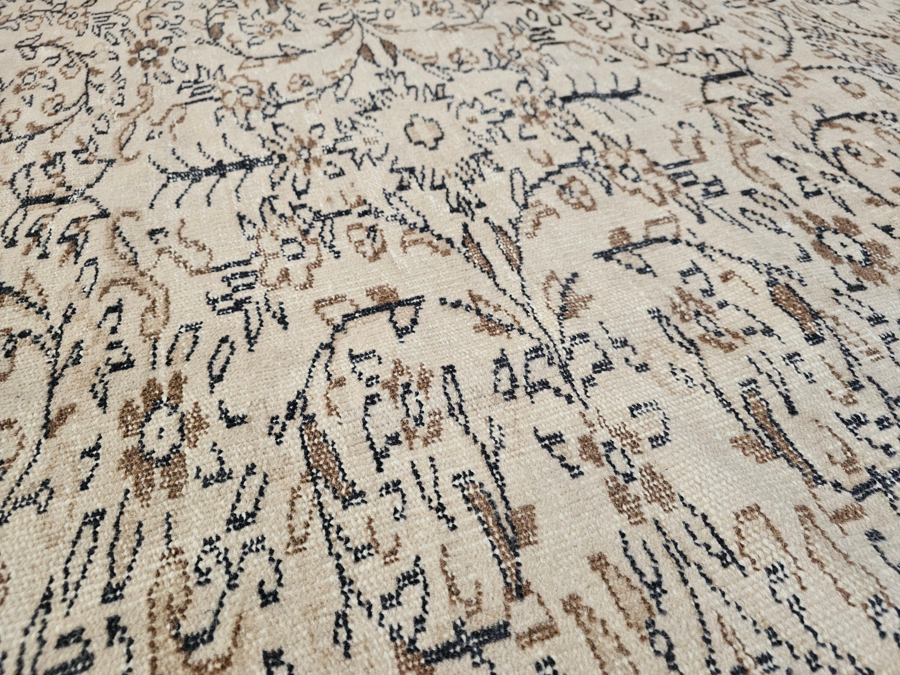 Cream Floral Oushak Rug: 5x9 Vintage Hand-Knotted Turkish Wool