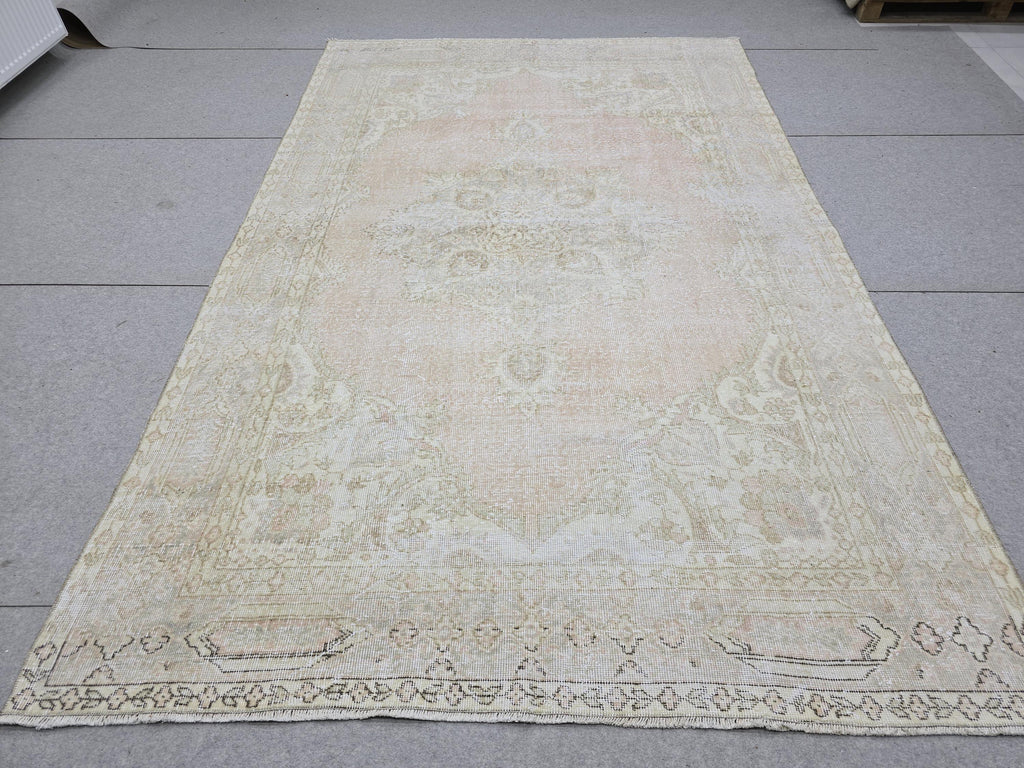 Vintage Rug 6x9, Faded Oushak Carpet, Muted Medallion Turkish Area Rug for Bedroom, Distressed Neutral Wool Rug