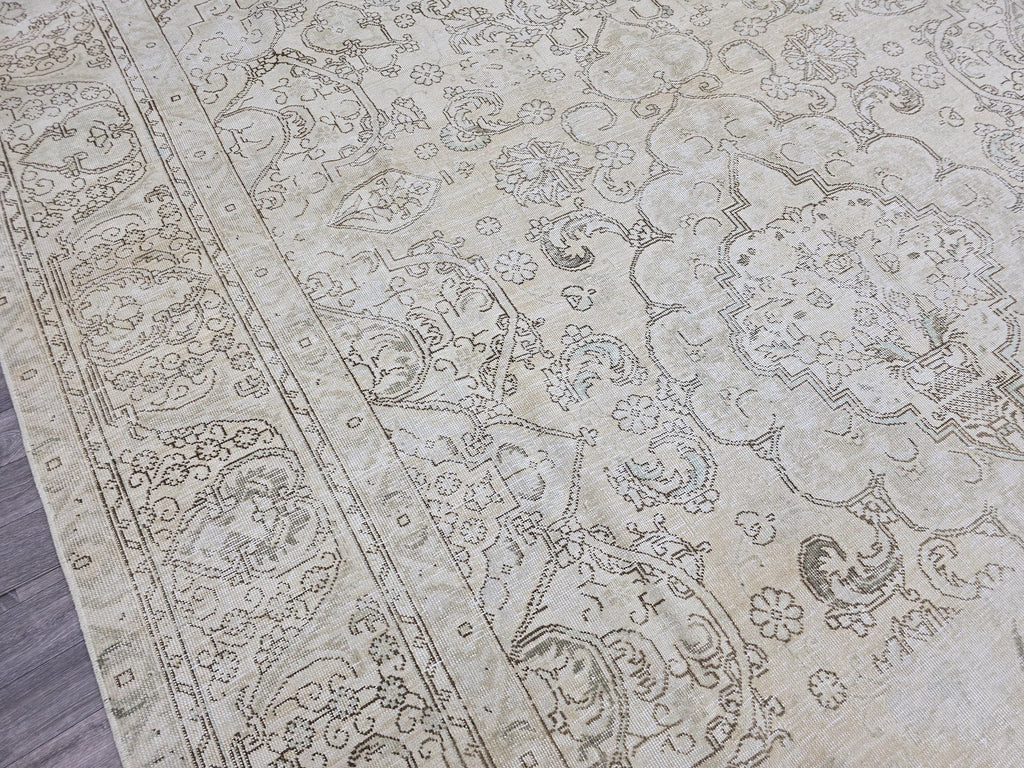Oversize 10x13 Hand-Knotted Wool Oushak Rug: Vintage Turkish Carpet
