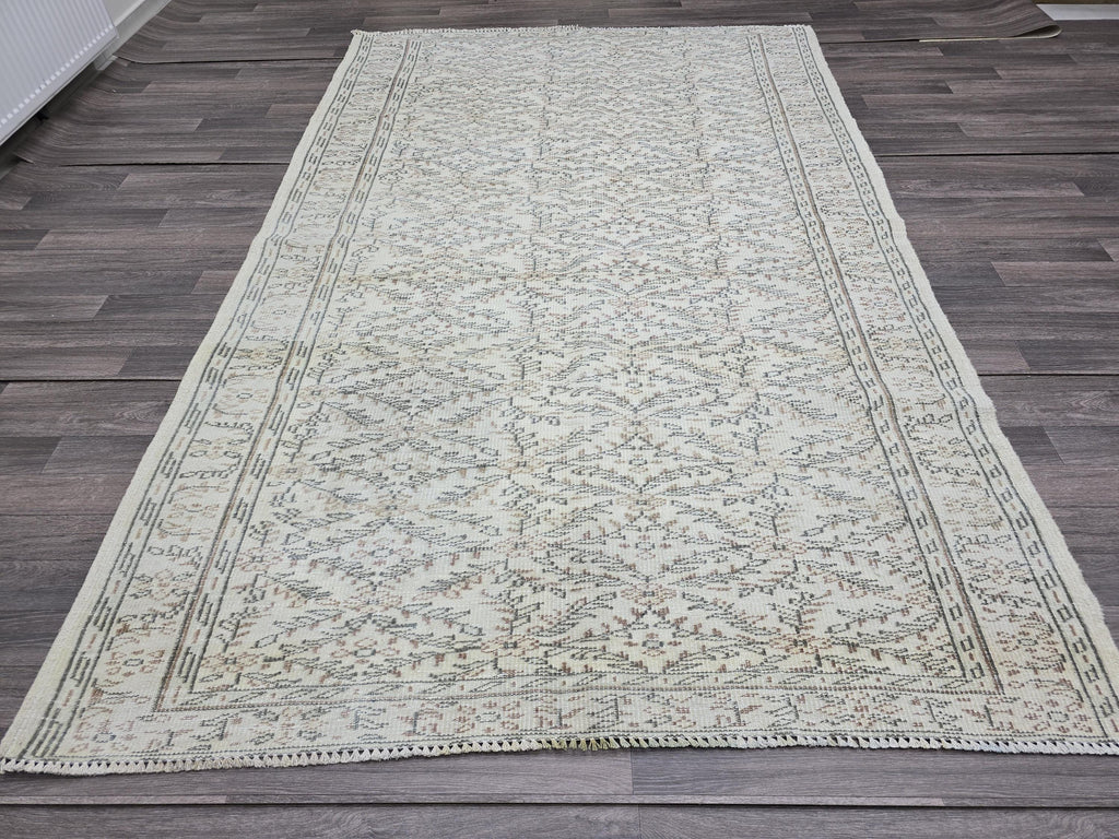 6x9 Vintage Turkish Oushak Rug: Handmade Wool Ivory Beige Carpet