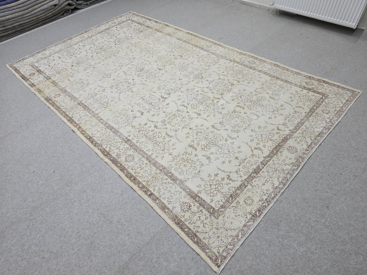 Vintage Rug 6x10, Cream Brown Floral Handknotted Wool Carpet, Muted Oushak Style Neutral Turkish Area Rug for Bedroom Scandinavian Decor