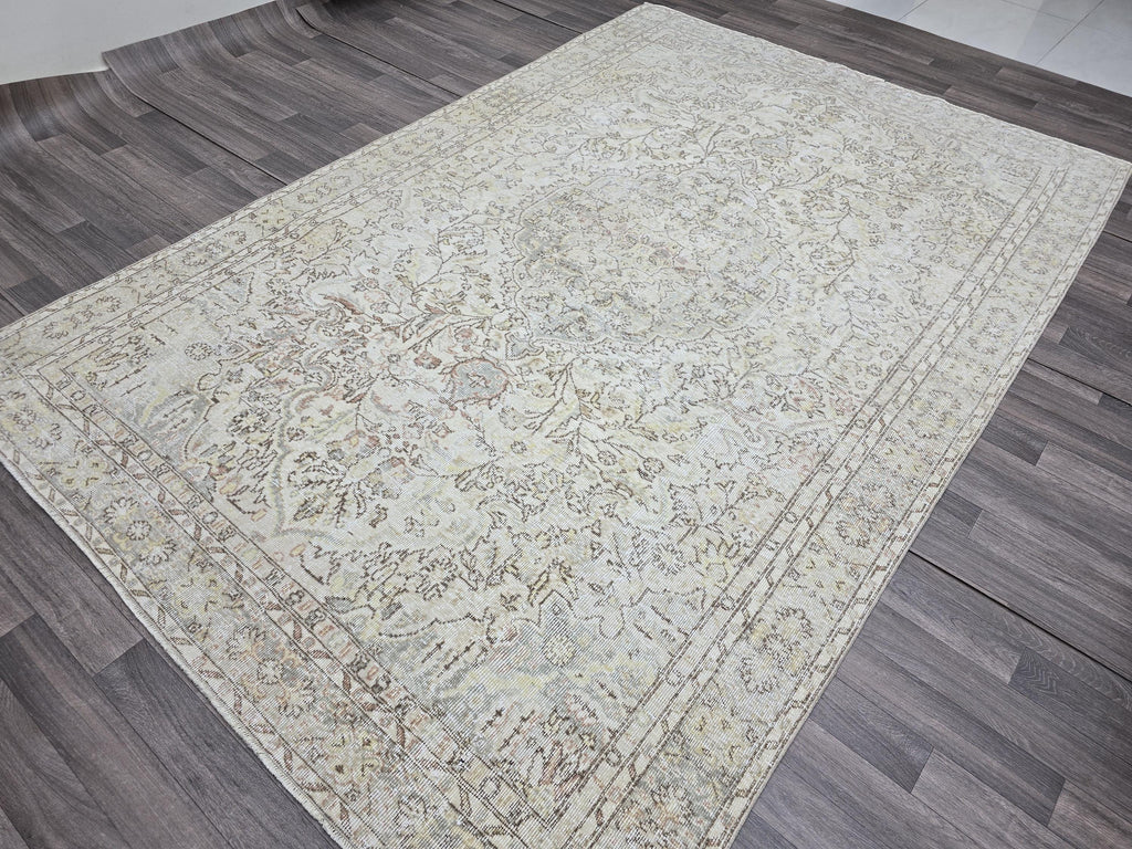 7x10 Vintage Turkish Oushak Rug: Handknotted Wool, Muted Neutral
