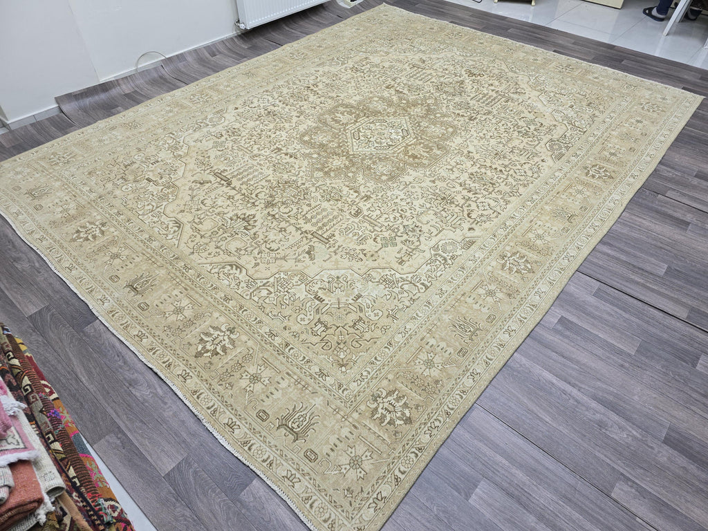 Oversized Vintage Turkish Oushak Rug: 9.6x12.5 ft, Neutral Beige Wool