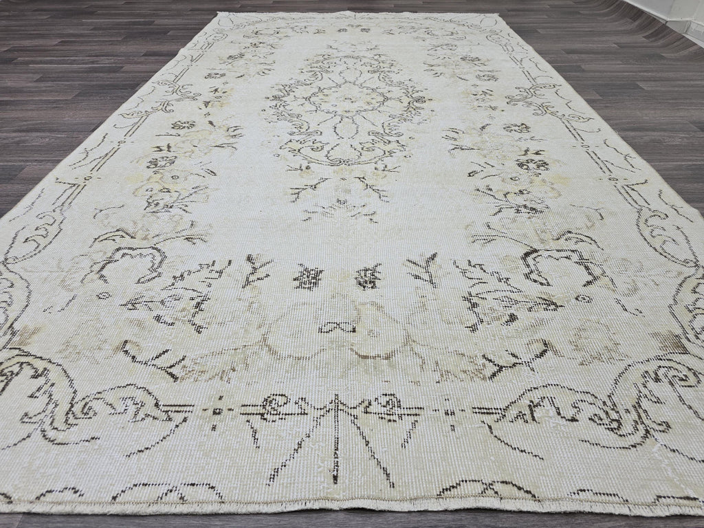 6x9 Vintage Turkish Oushak Rug: Hand-Knotted Wool Area Rug