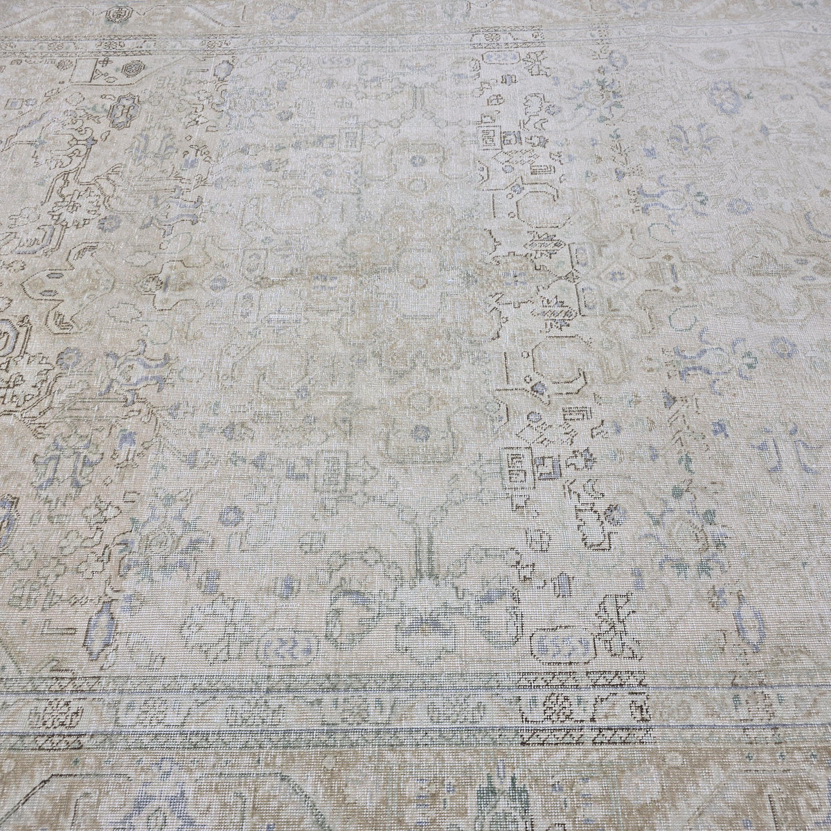 8x11 Vintage Oushak Rug: Neutral Anatolian Wool Carpet