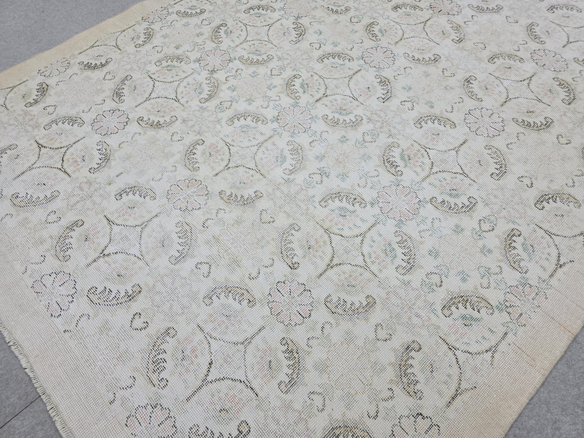 Wool Oushak Rug 6x10: Hand-Knotted  Cream Beige Vintage Turkish Rug