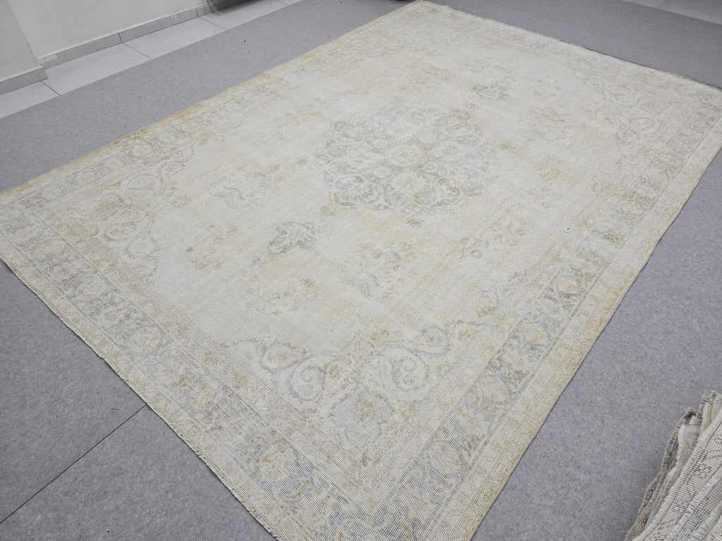 Neutral Floral Design Rug, 7.55 x 10.65 feet, HandWoven Wool Rug, 8 by 11 Area Rug, Turkish Rug for Home Decor, Antique Oushak Rug, Boho Rug