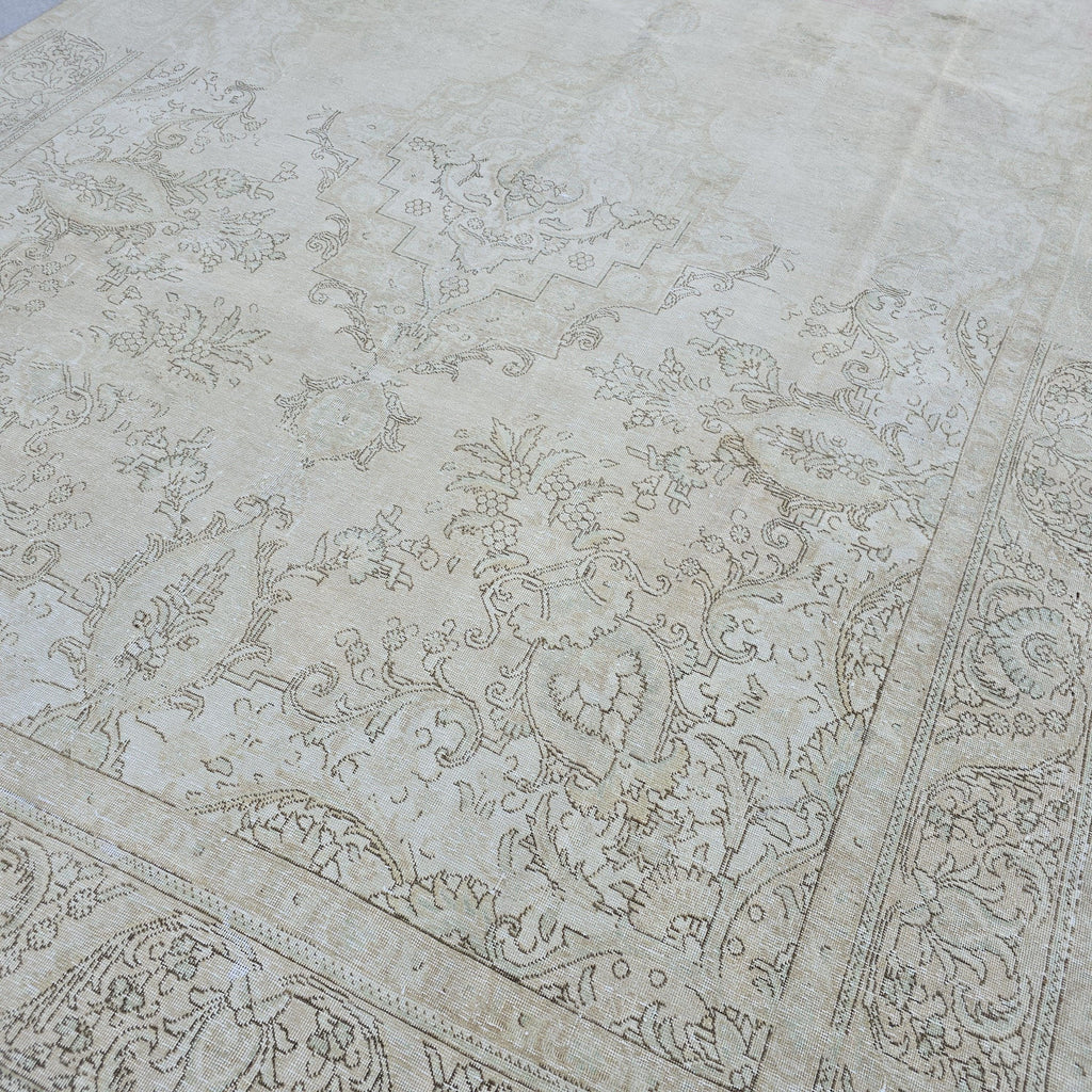 Vintage Oushak Rug 9.5x12.5 ft: Hand-Knotted Wool, Muted Beige Brown Pink