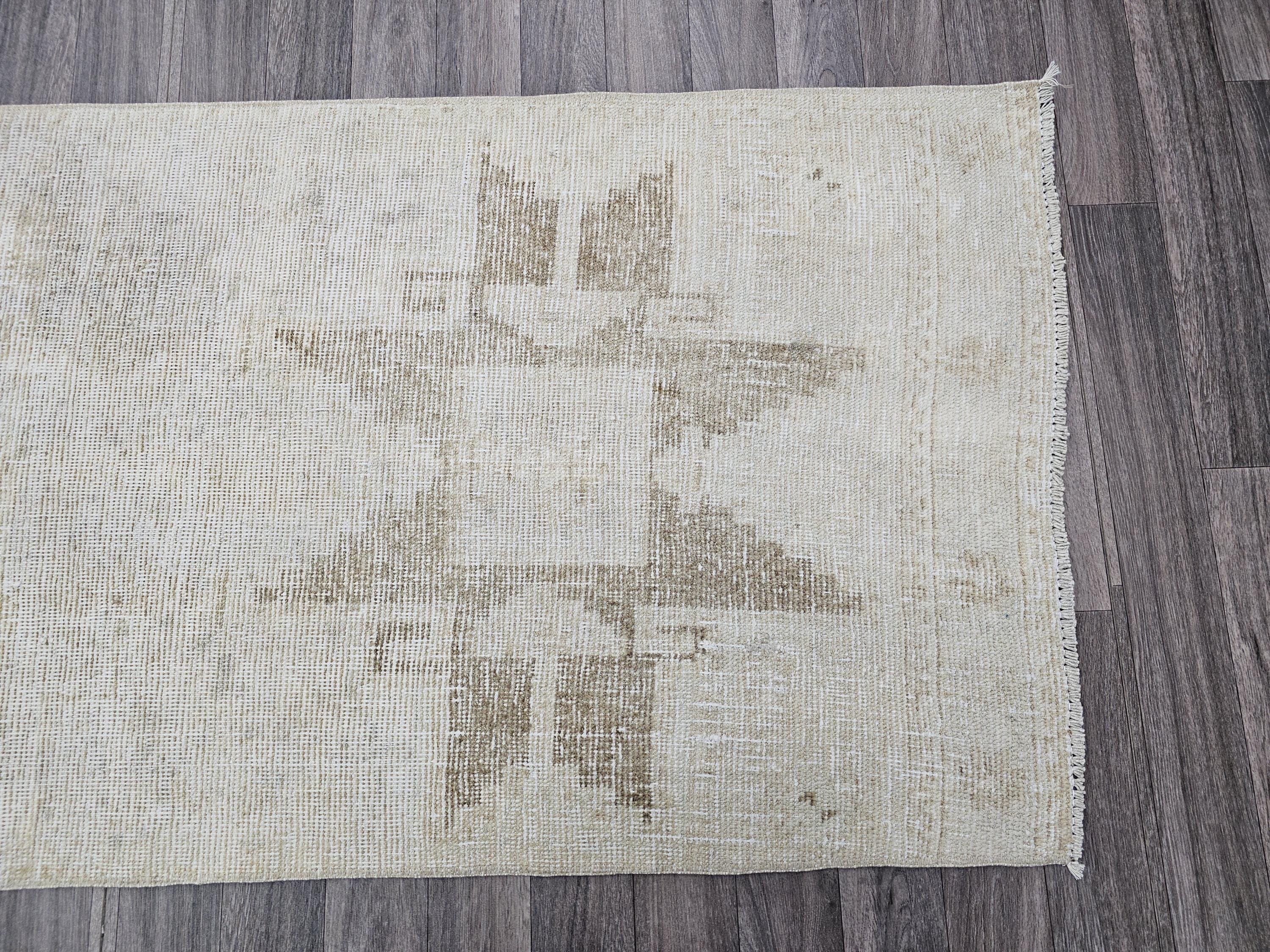 Neutral Vintage Wool Runner: Hand-Knotted Anatolian Oushak Rug (2.80x11.55 ft)