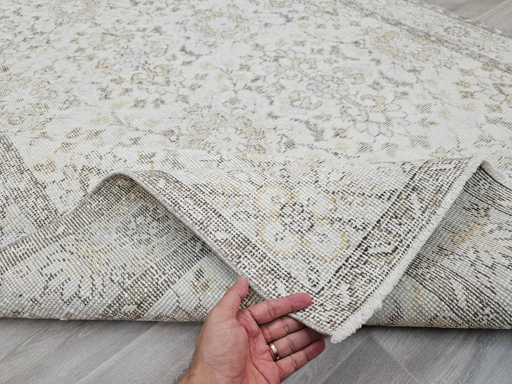 6x9 Neutral Turkish Area Rug for Under bed, Home Office and Diningroom //5.9x9.40