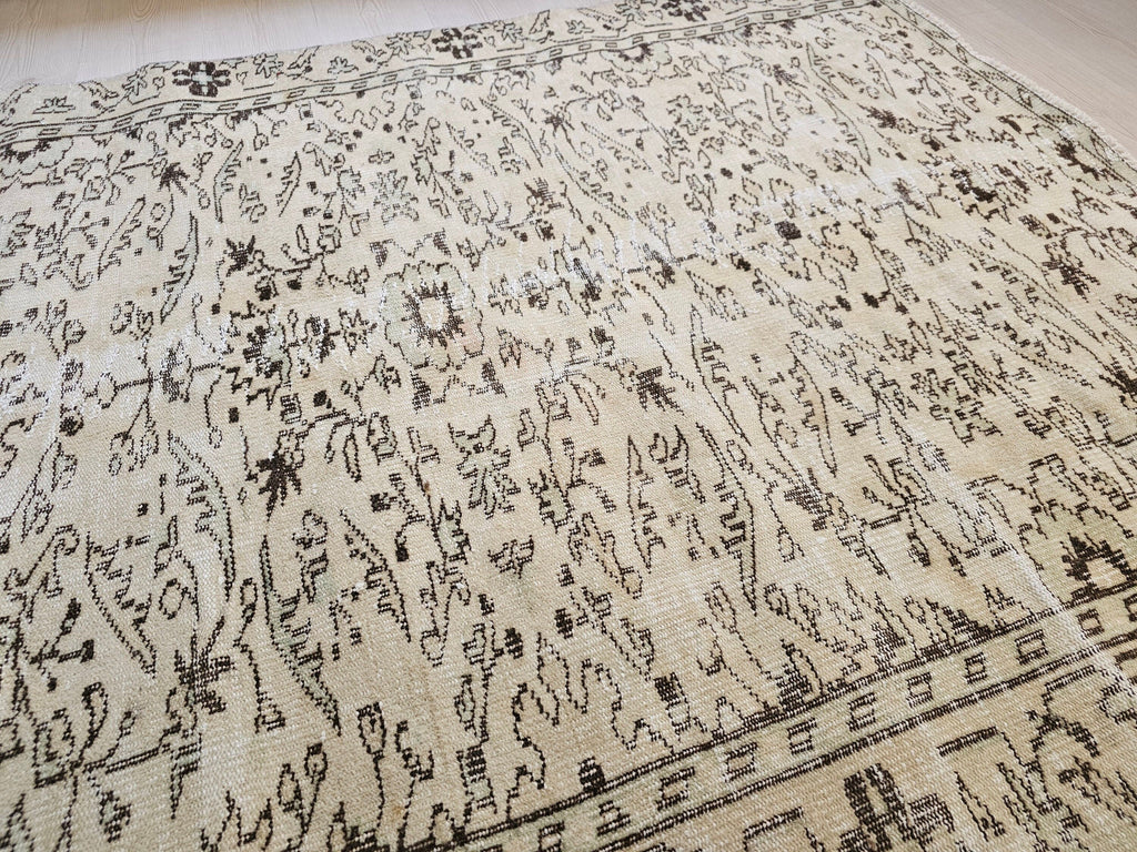 5x8 Vintage Turkish Rug: Neutral Floral Handmade Wool Entry Rug