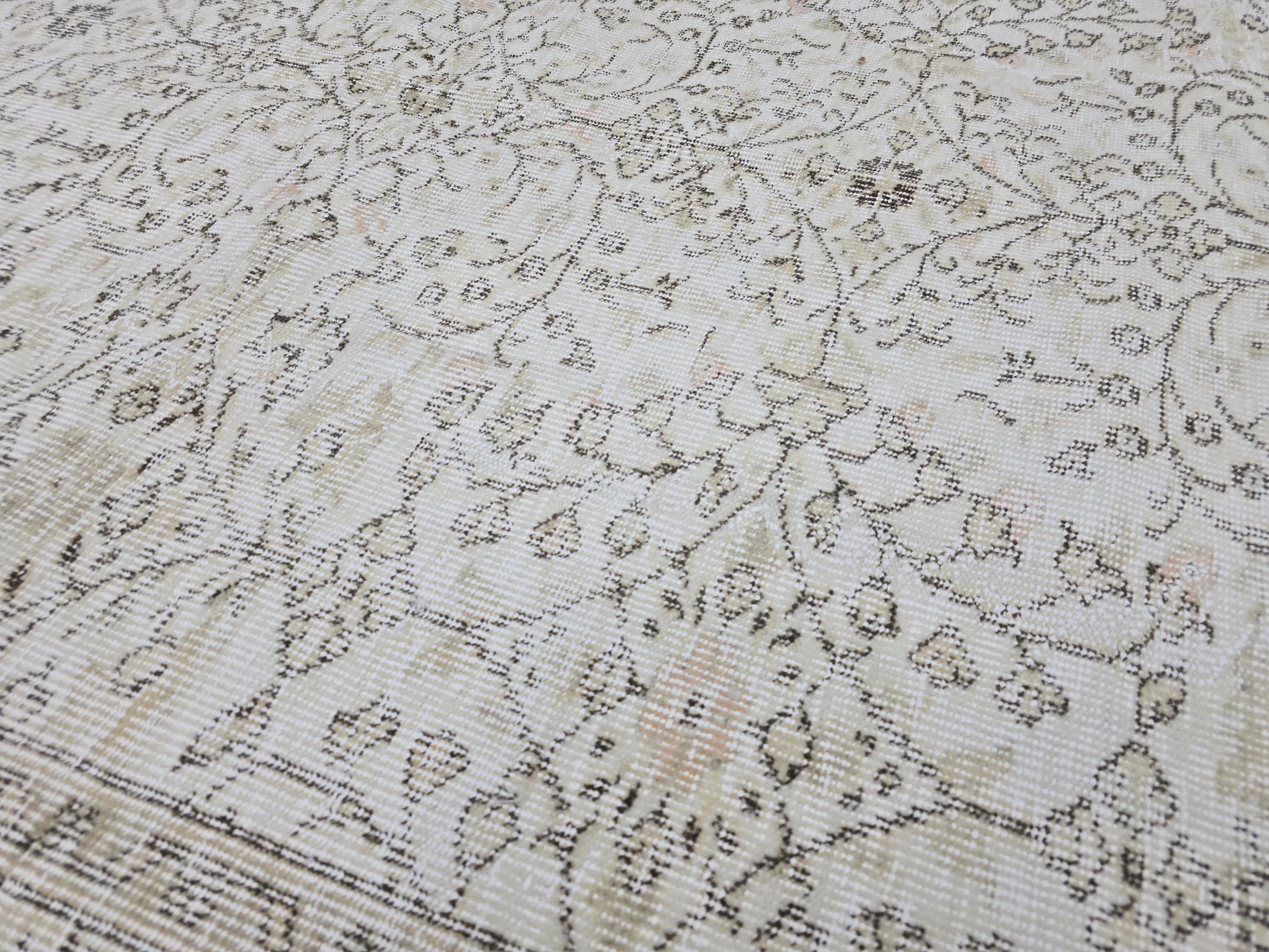 Vintage Turkish Oushak Rug 5x9: Handknotted Wool Floral Carpet
