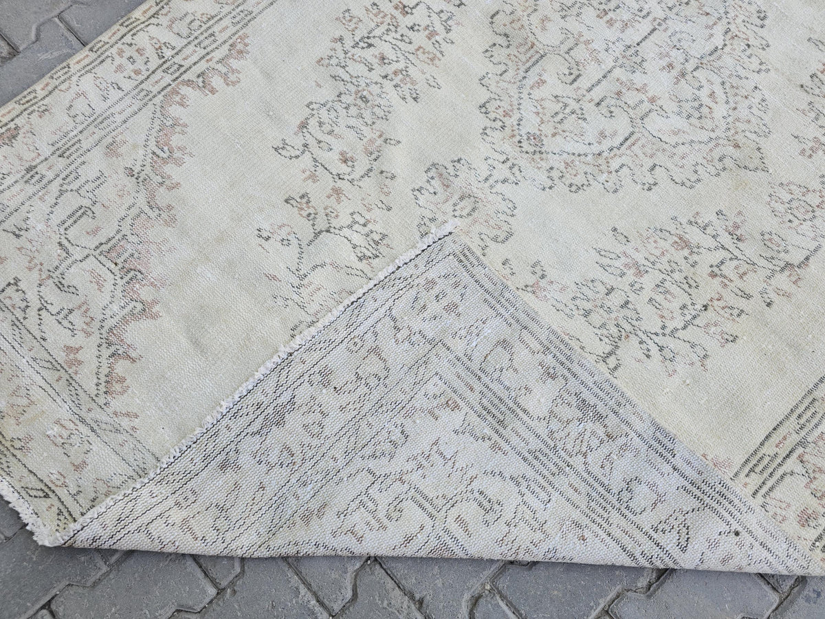 5x8 Vintage Turkish Rug : Hand Knotted wool Beige Distressed Oriental Rug