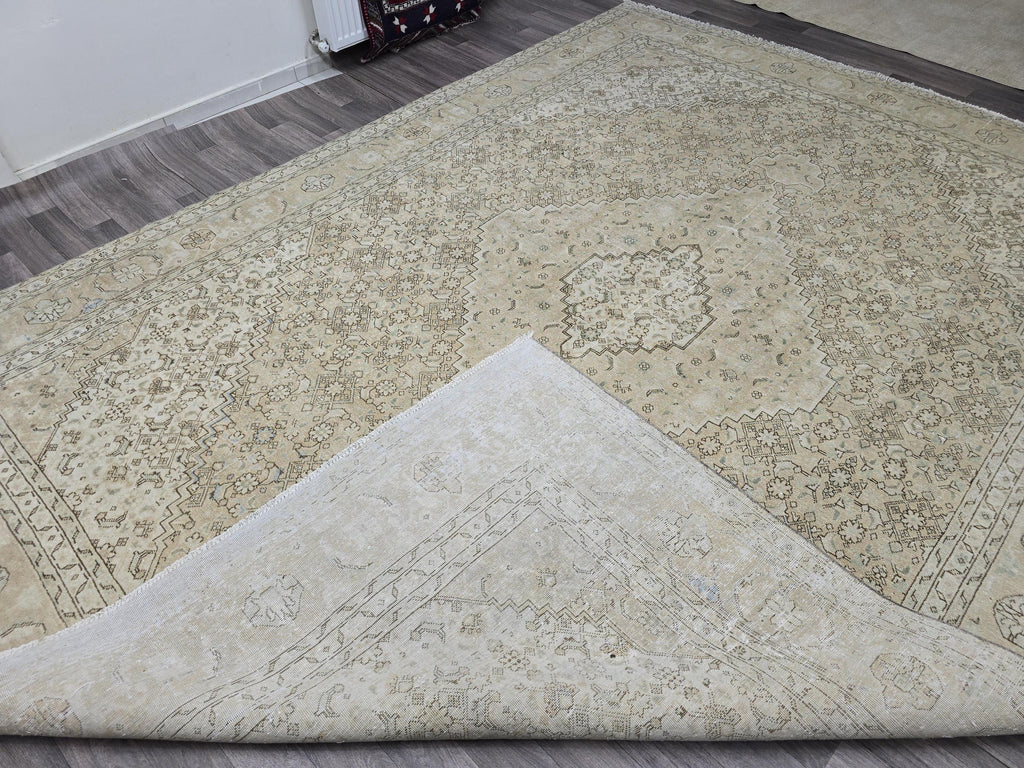 Oversized Muted Oushak Rug 9x12: Vintage Turkish Wool Carpet