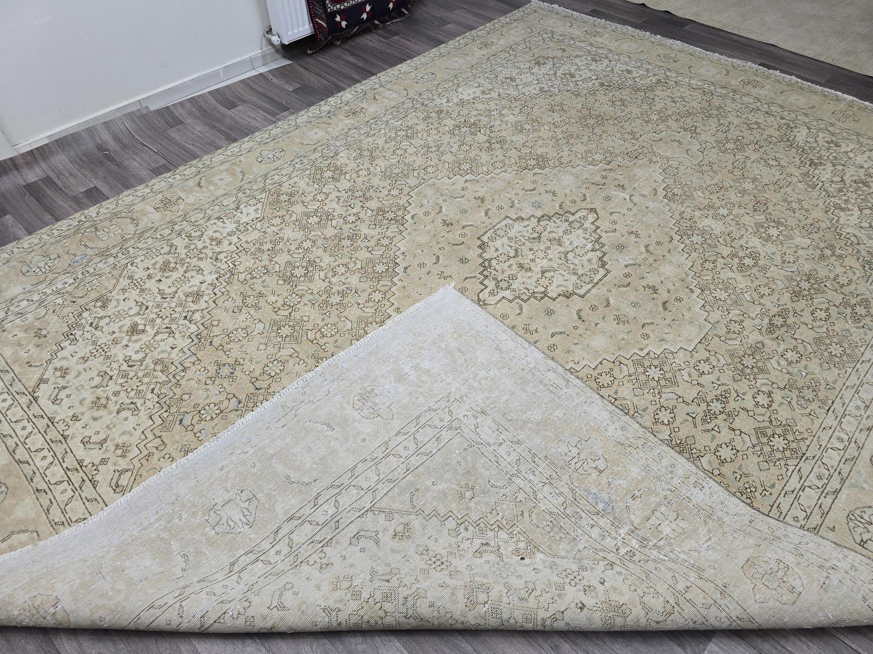 Oversized Muted Oushak Rug 9x12: Vintage Turkish Wool Carpet