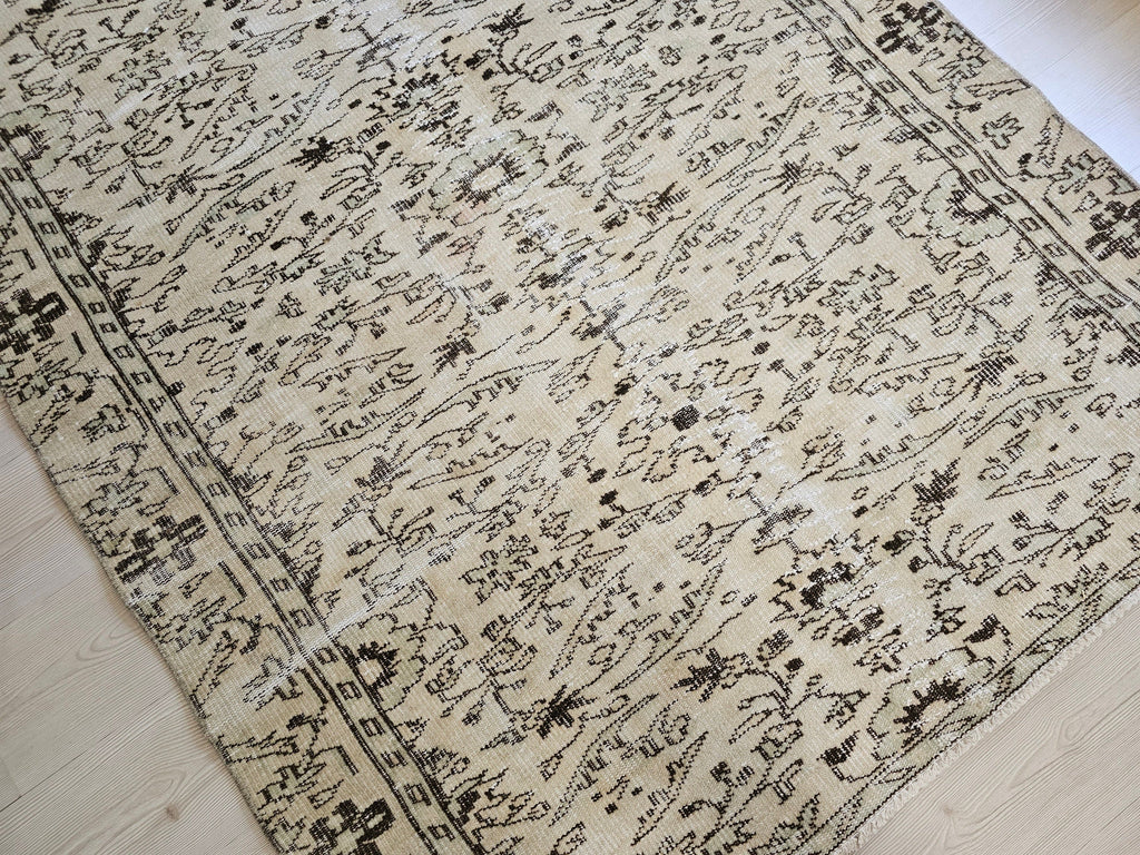 5x8 Vintage Turkish Rug: Neutral Floral Handmade Wool Entry Rug