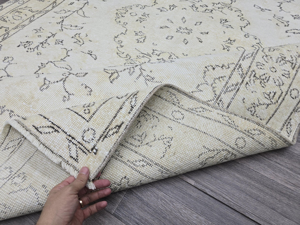 Vintage Turkish Oushak Rug: 5x9 Cream Floral Wool Carpet