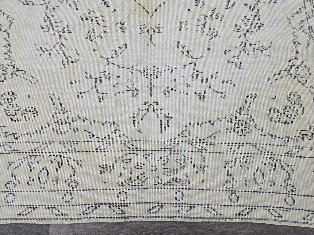 Vintage Turkish Oushak Rug: 5x9 Cream Floral Wool Carpet