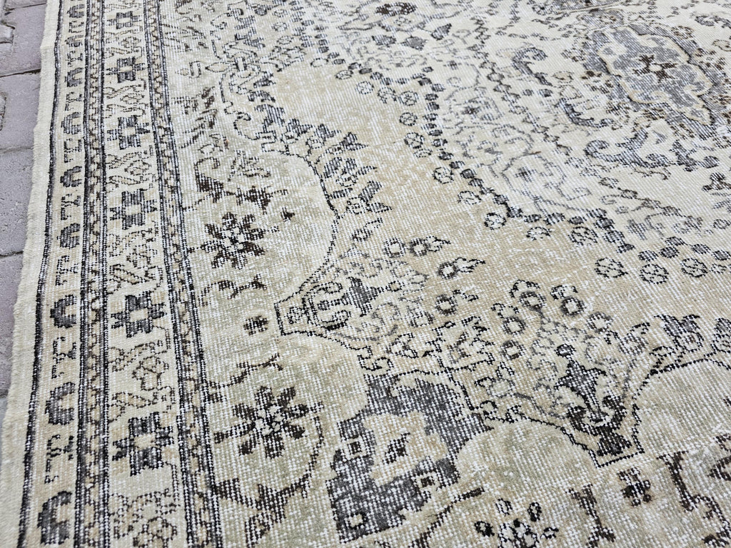 Vintage Turkish Oushak Rug 6x9: Hand-Knotted Wool, Neutral Bohemian Carpet