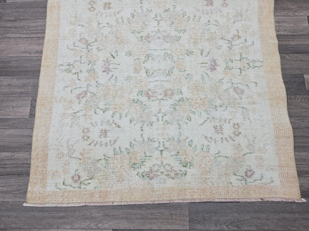 4x6 Vintage Turkish Oushak Rug: Hand-Knotted Wool, Cream Beige Floral