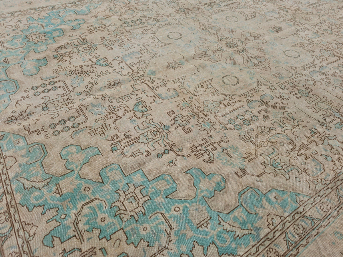 9x12 Vintage Turkish Rug: Beige & Sage Wool Carpet
